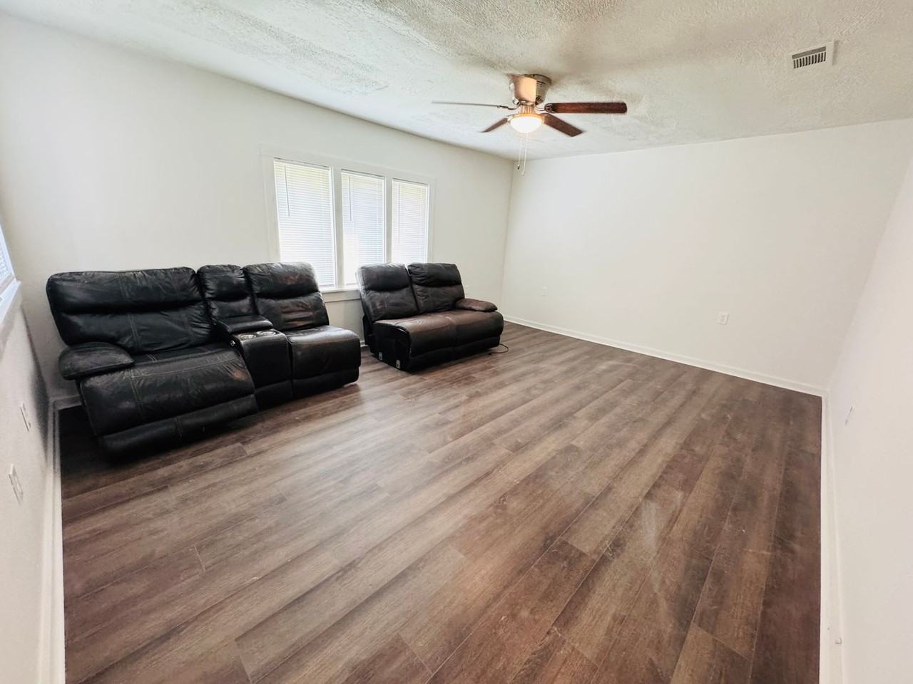2127 71st Ave - Photo 7 of 26