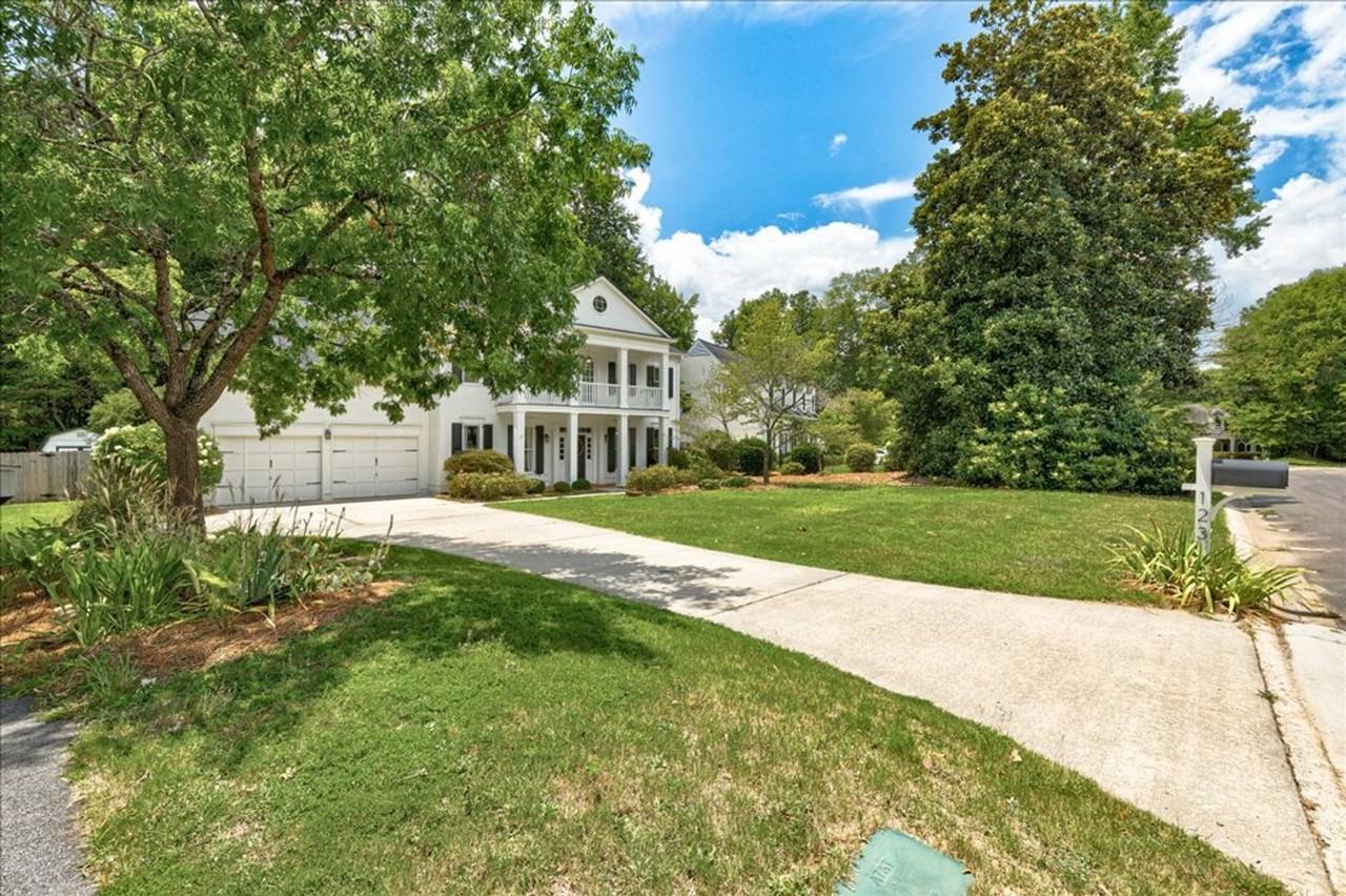 123 Wensley Cor - Photo 2 of 50