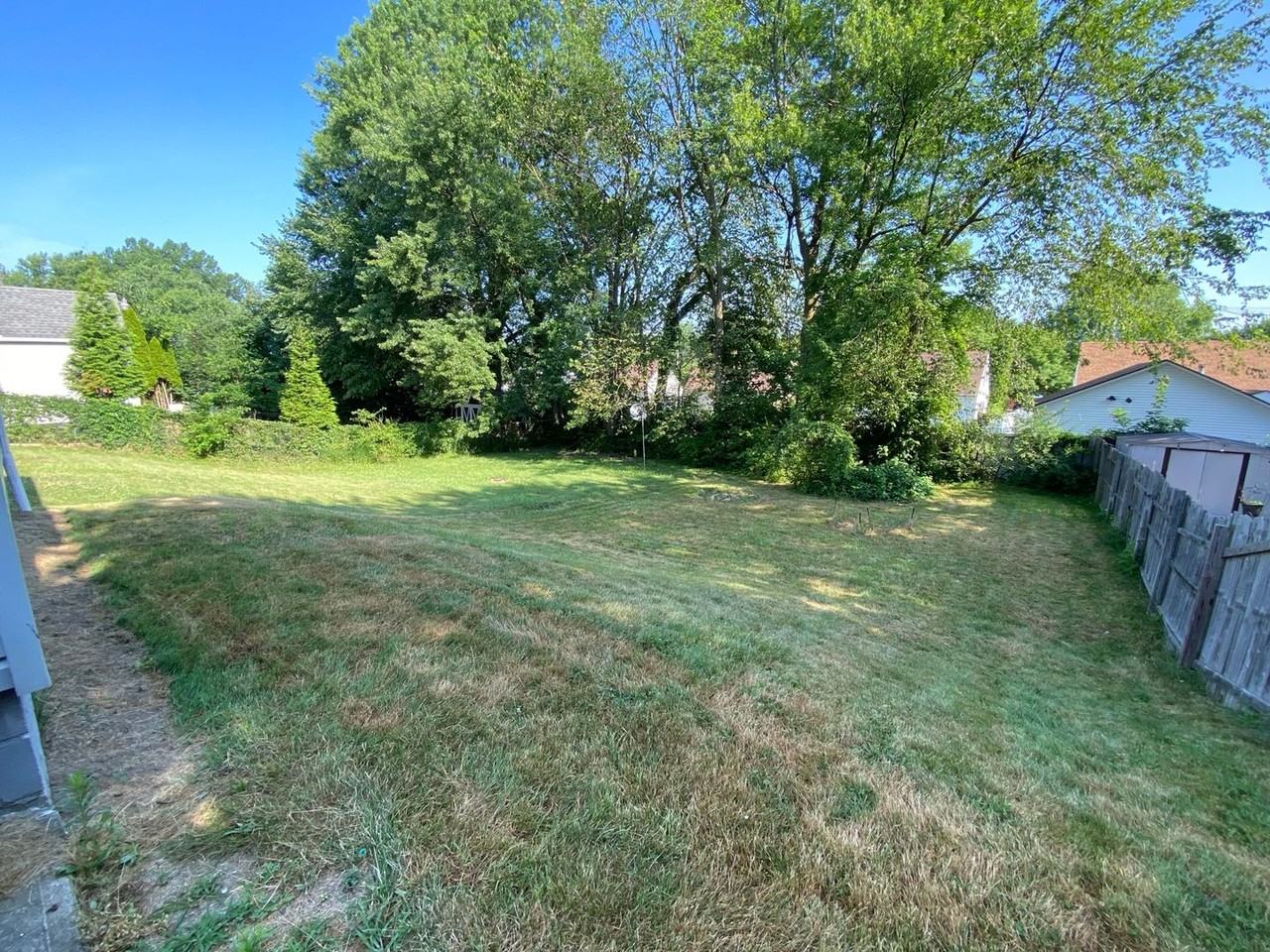 927 Davies Ave - Photo 4 of 16