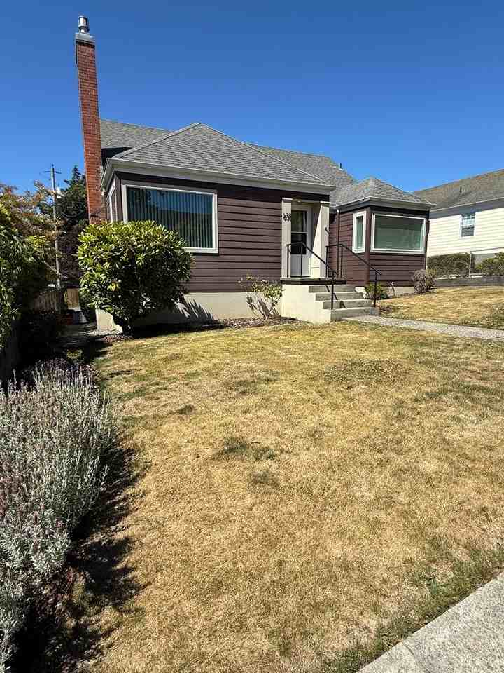 638 Exchange St - Photo 3 of 43