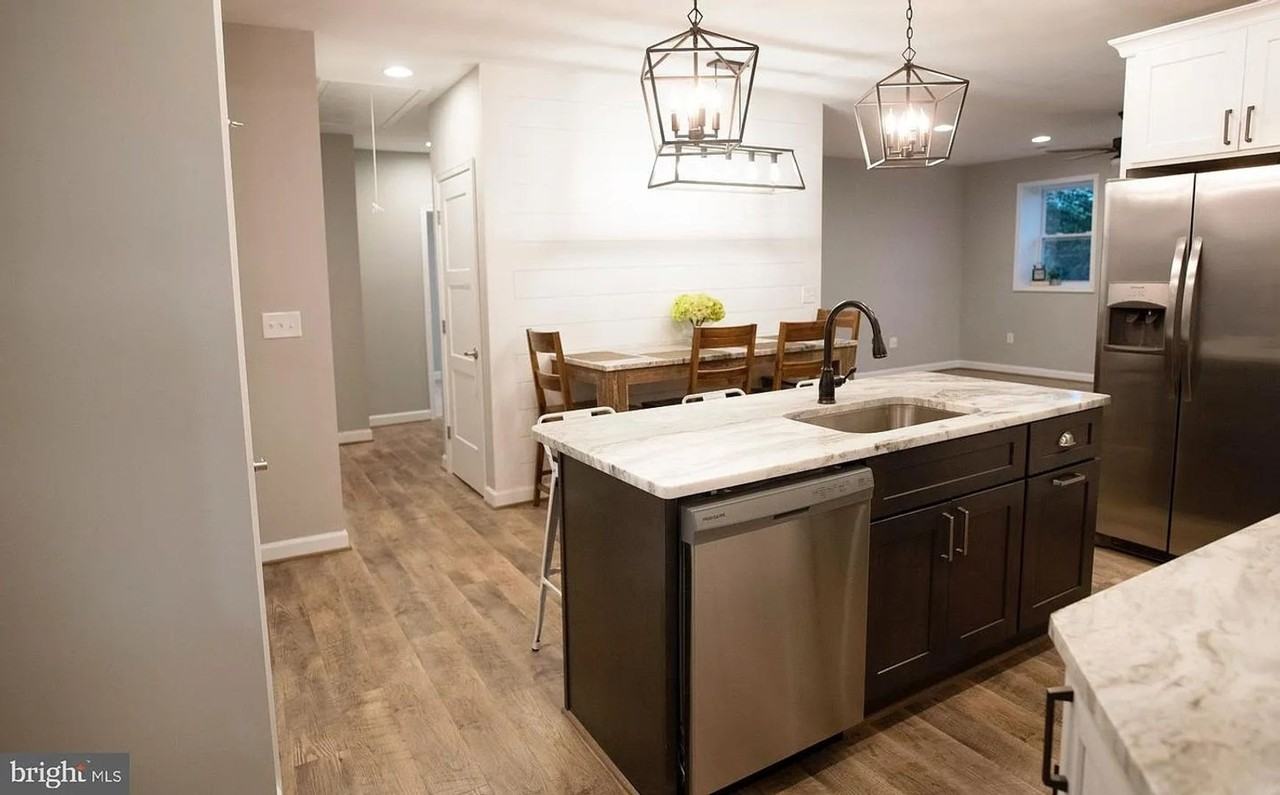 211 Sillery Bay Rd - Photo 6 of 50