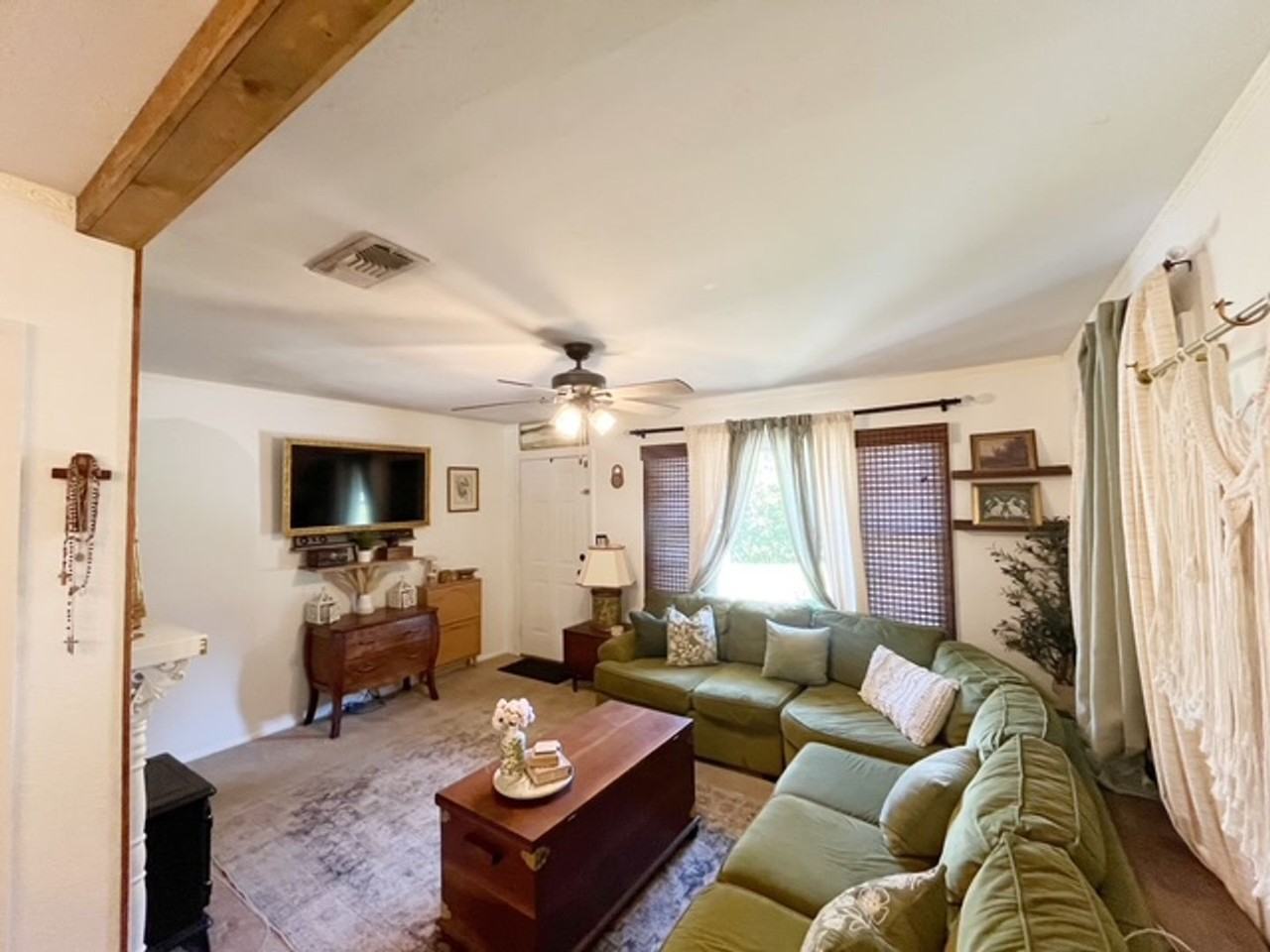 332 Chicago Ave - Photo 3 of 22