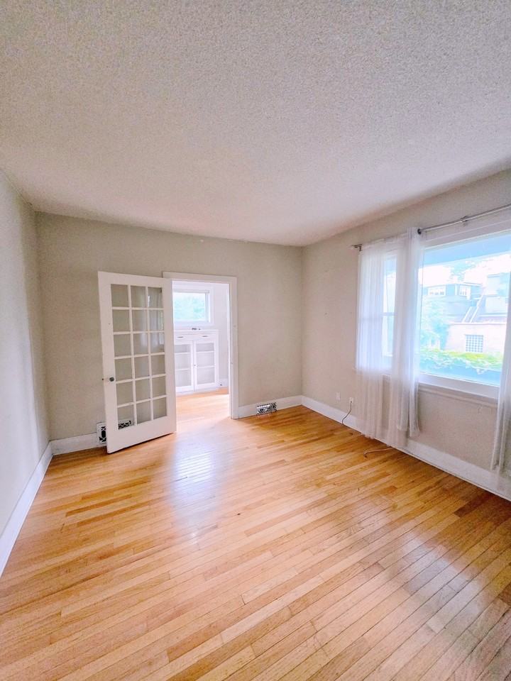 558 Waterloo Street - Photo 4 of 19