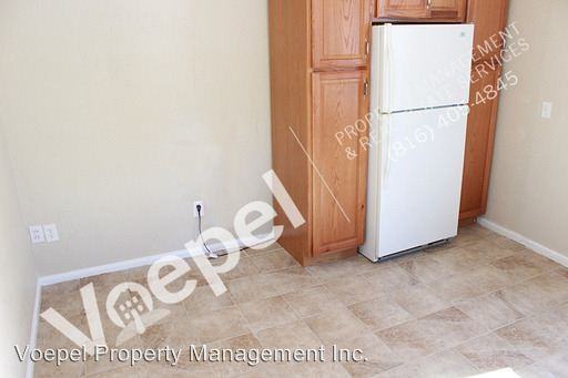 5247 Laurel Ave - Photo 3 of 12