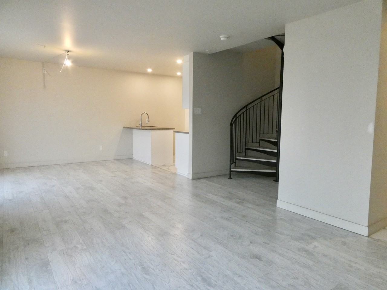 600 Franklin - Photo 2 of 18