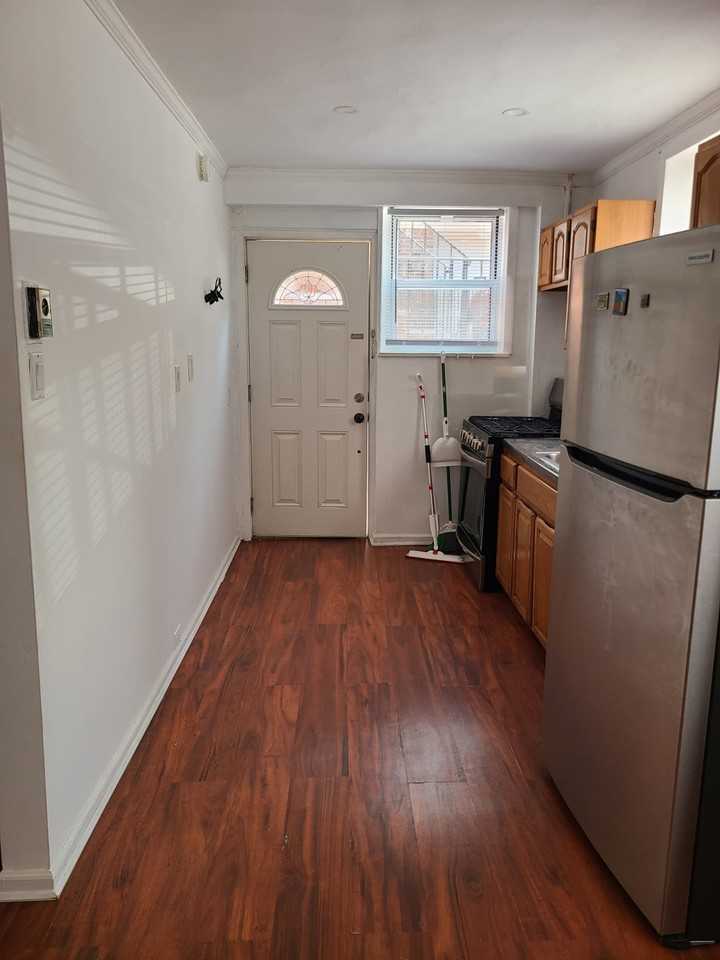 708 Avenue Y ##2 - Photo 3 of 13