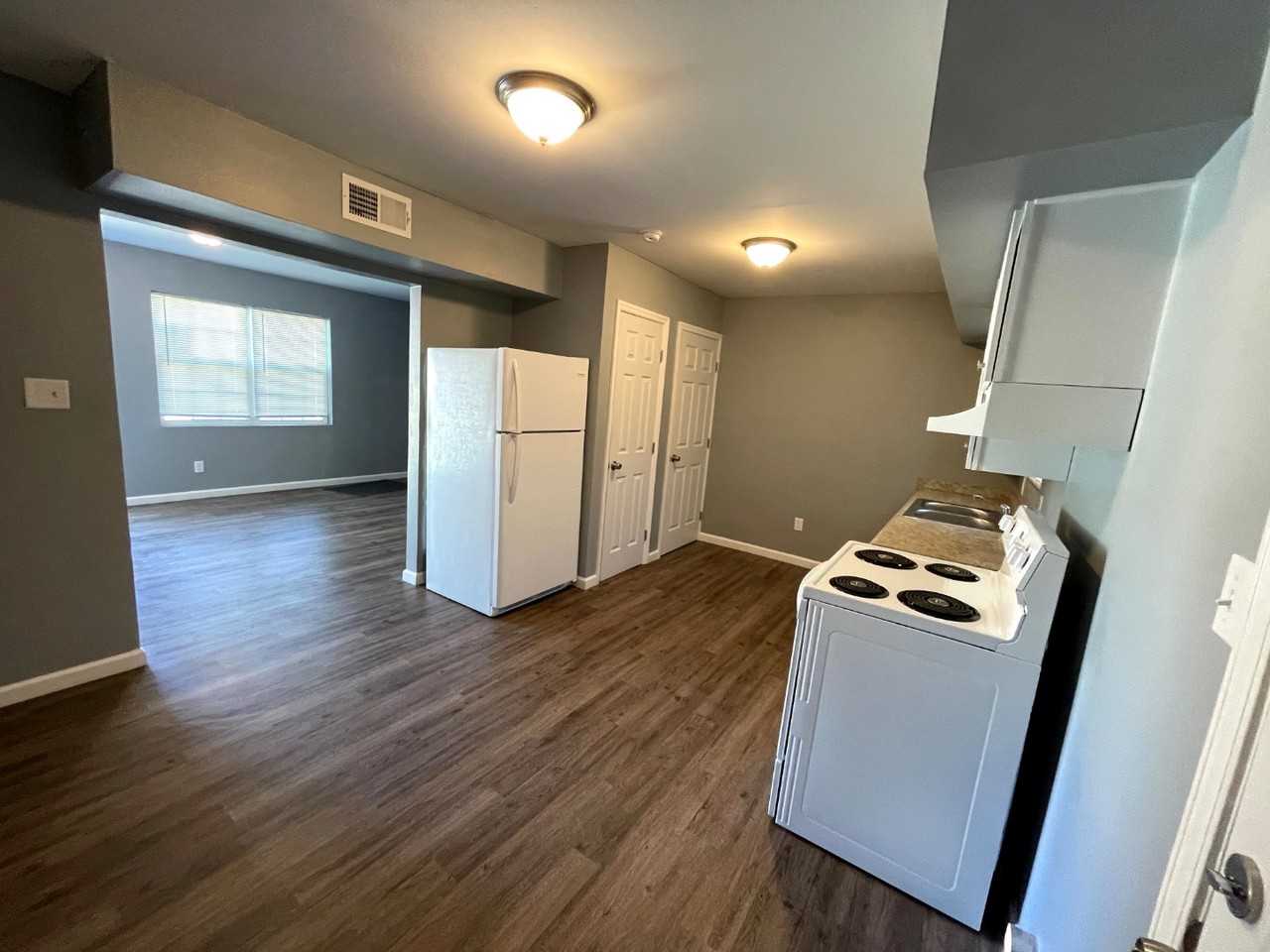 458 Daffodil St - Photo 6 of 10