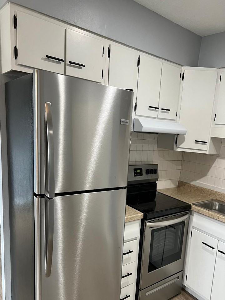 Imperial Apartments - Photo 3 of 16