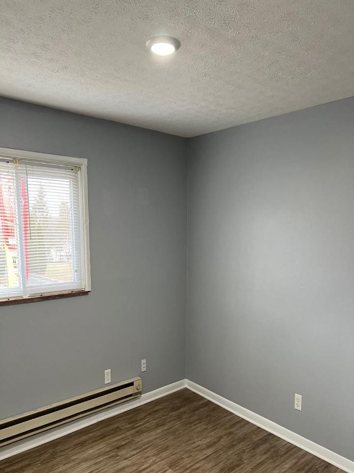 Imperial Apartments - Photo 7 of 16