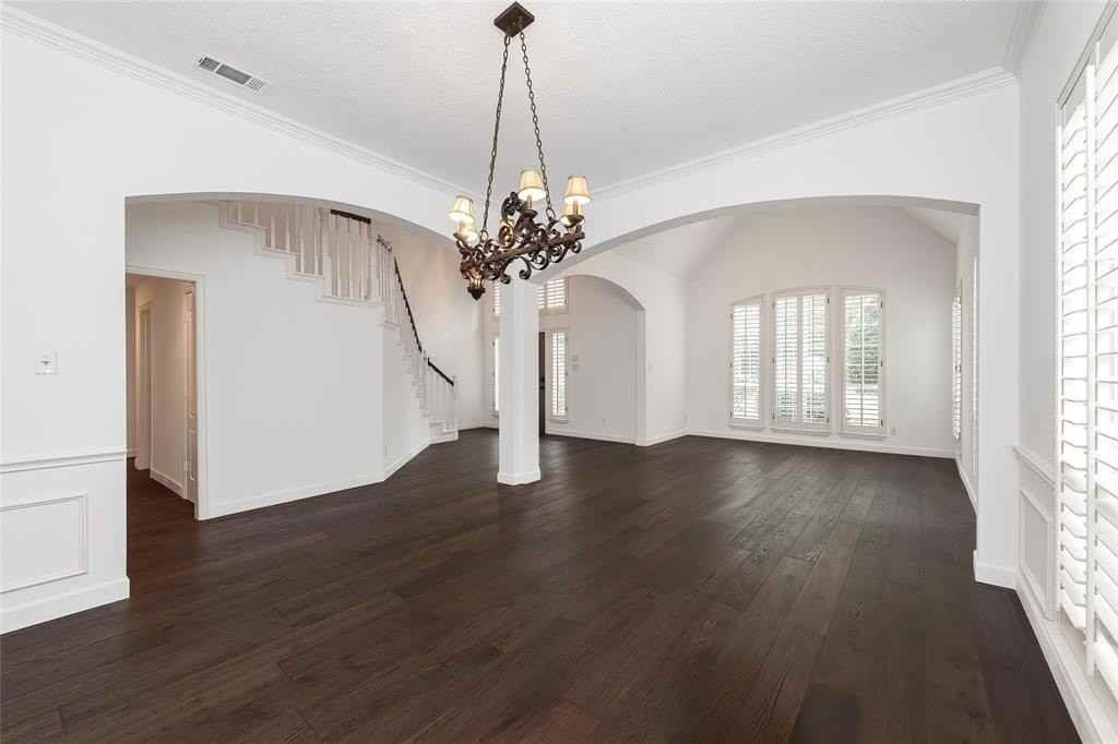 7100 Oakbrook Dr - Photo 6 of 40