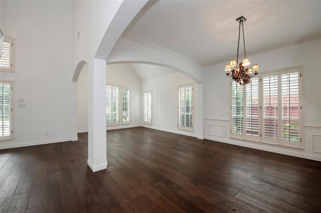 7100 Oakbrook Dr - Photo 7 of 40