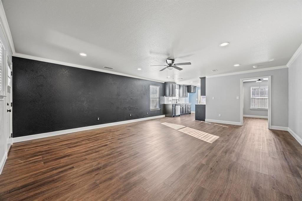 2710 San Gabriel Dr - Photo 4 of 24