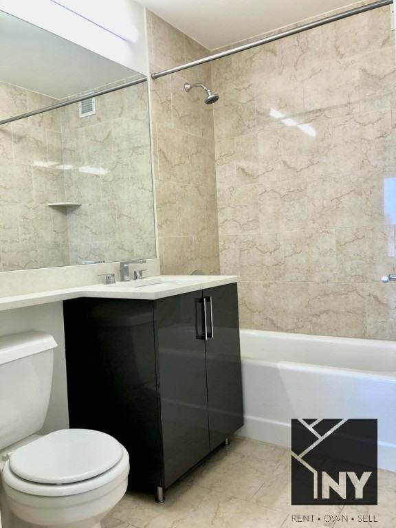 Hanover Sq #14R - Photo 3 of 7