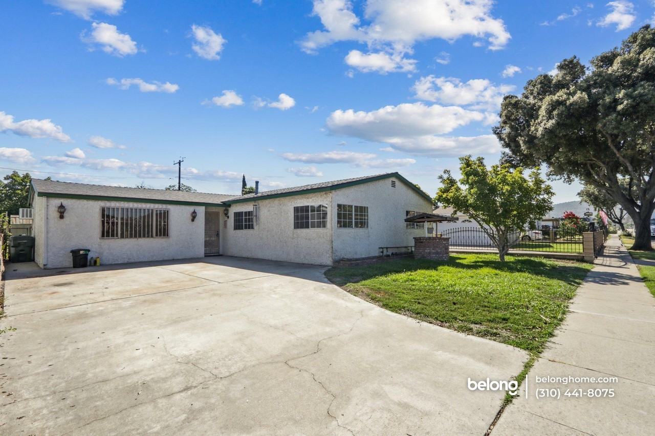 11247 Michael Hunt Dr - Photo 2 of 17