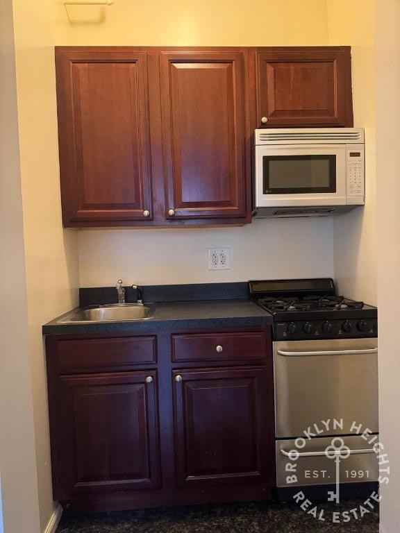 372 State St #5 - Photo 2 of 5