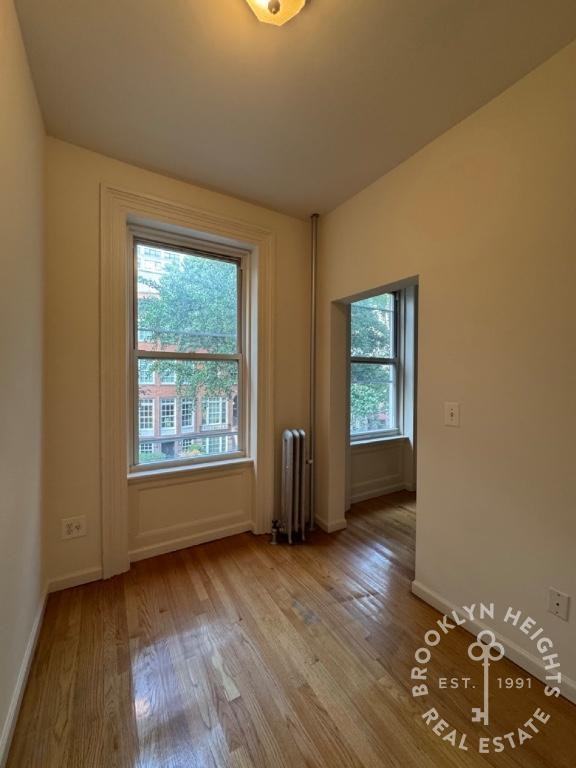 372 State St #5 - Photo 3 of 5