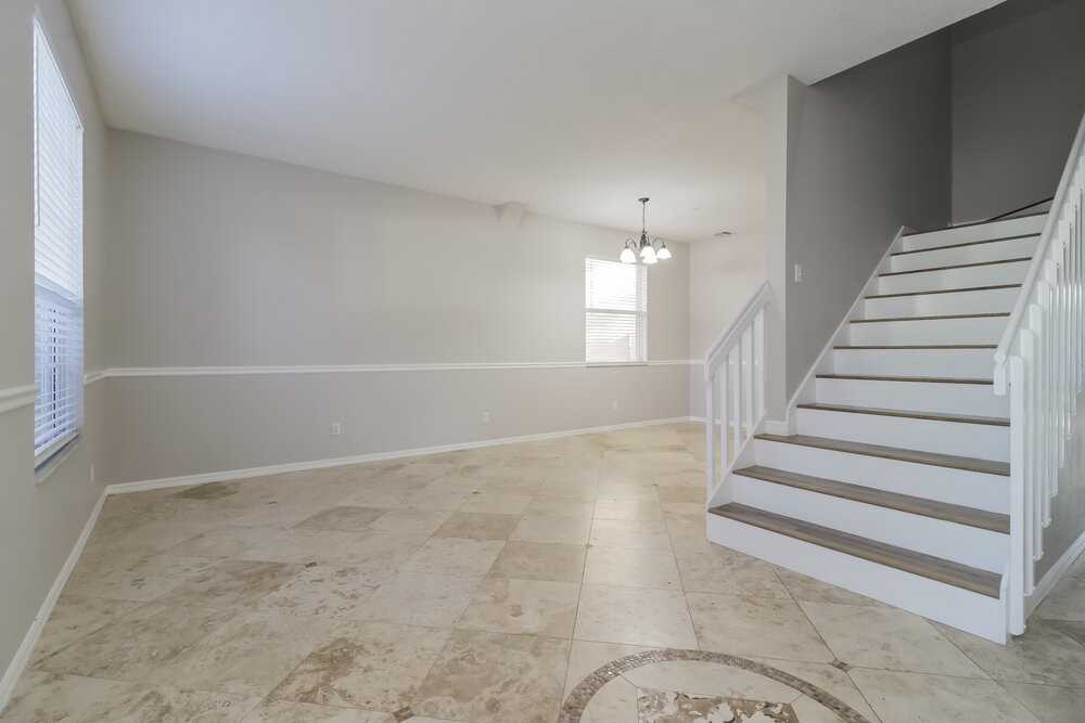 395 Lancer Oak Dr - Photo 4 of 17