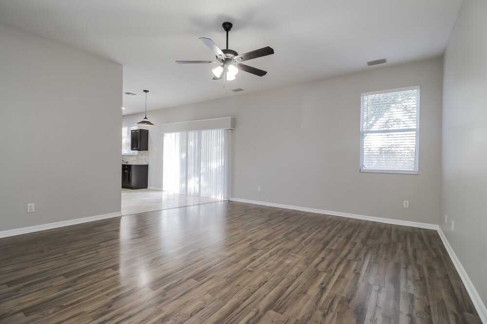 395 Lancer Oak Dr - Photo 5 of 17