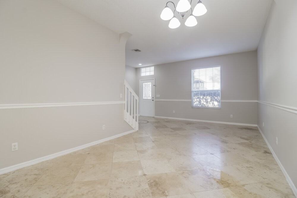 395 Lancer Oak Dr - Photo 6 of 17