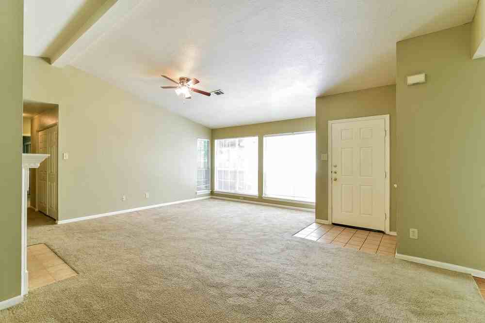 23 Emery Cliff Pl - Photo 2 of 15