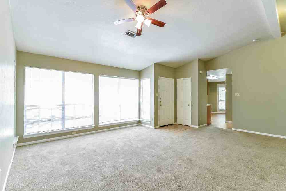 23 Emery Cliff Pl - Photo 5 of 15