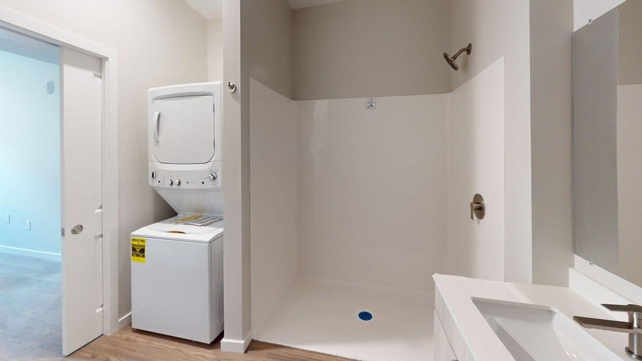 404 E Clark - Photo 4 of 22