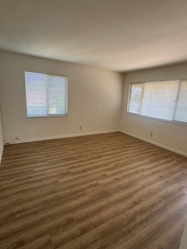 205 Smalley Ave - Photo 2 of 11