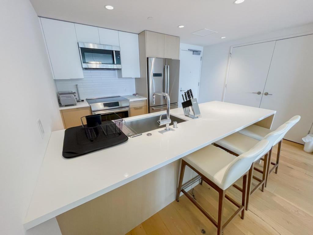 1001 Queen St - Photo 6 of 19