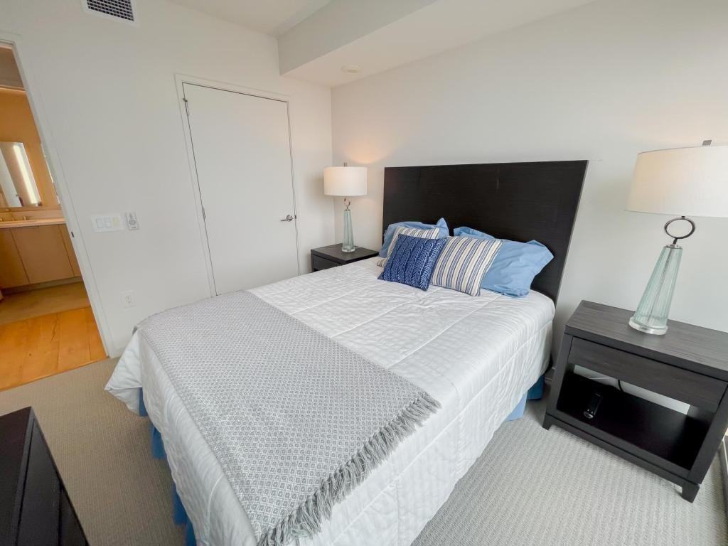 1001 Queen St - Photo 7 of 19