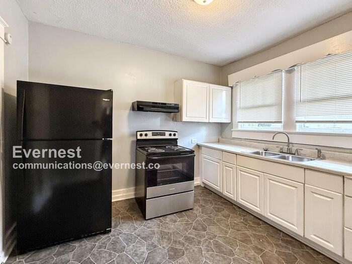 8231 5th Ave N - Photo 3 of 23