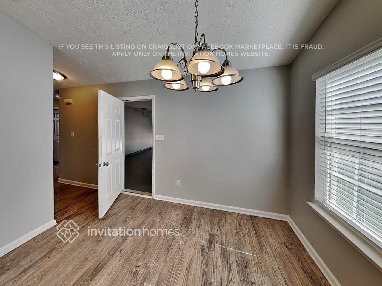 1720 Courtyard Ln - Photo 5 of 18
