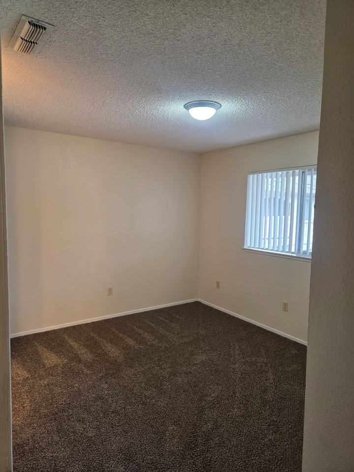 Vista Verde Apartments - Photo 7 of 14