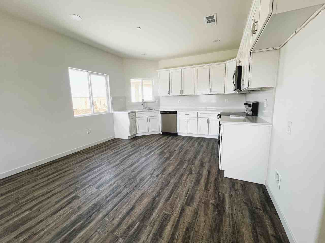 9000 Owl Canyon Ln - Photo 2 of 11