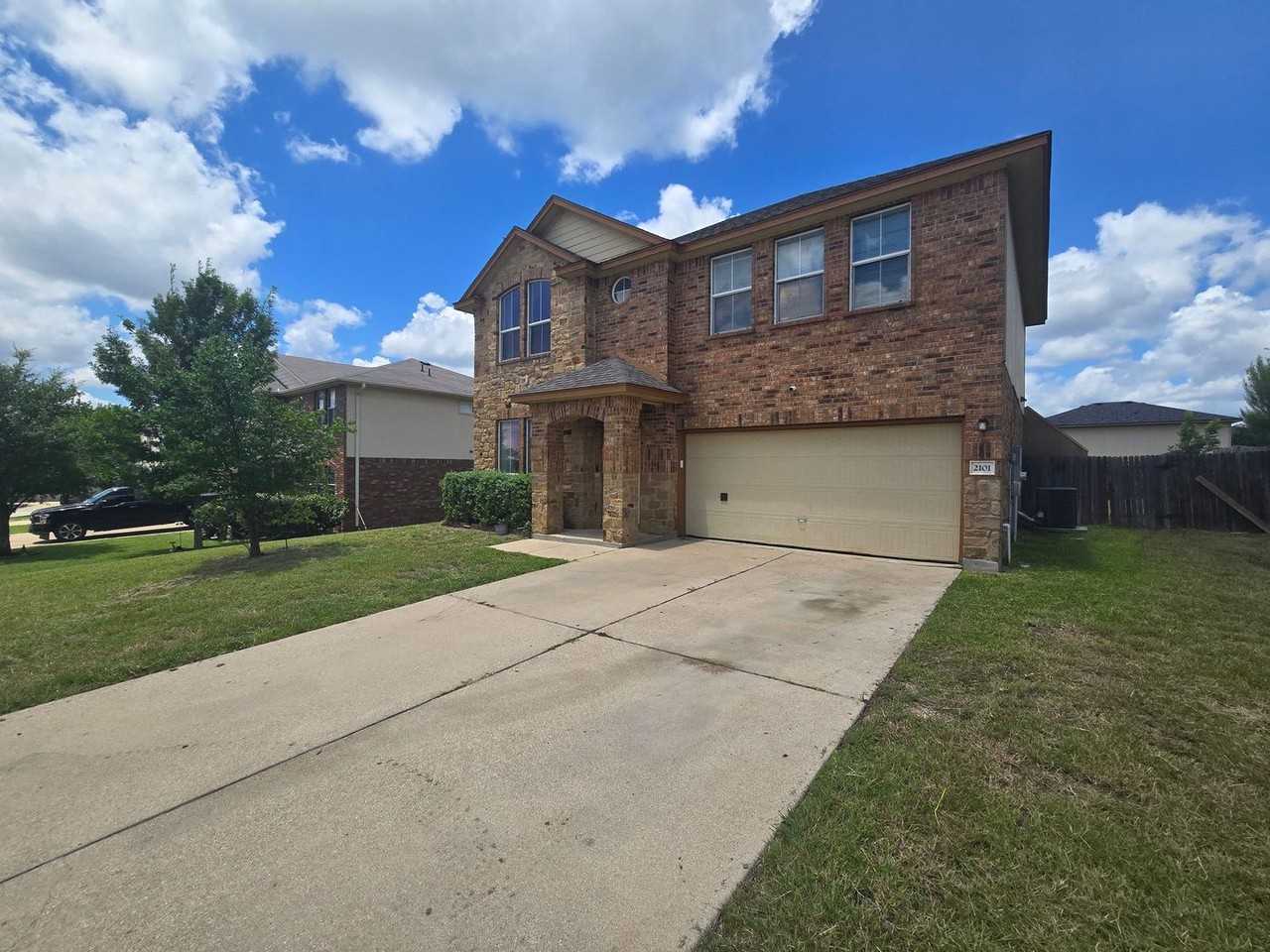 2101 Vernice Dr - Photo 2 of 28