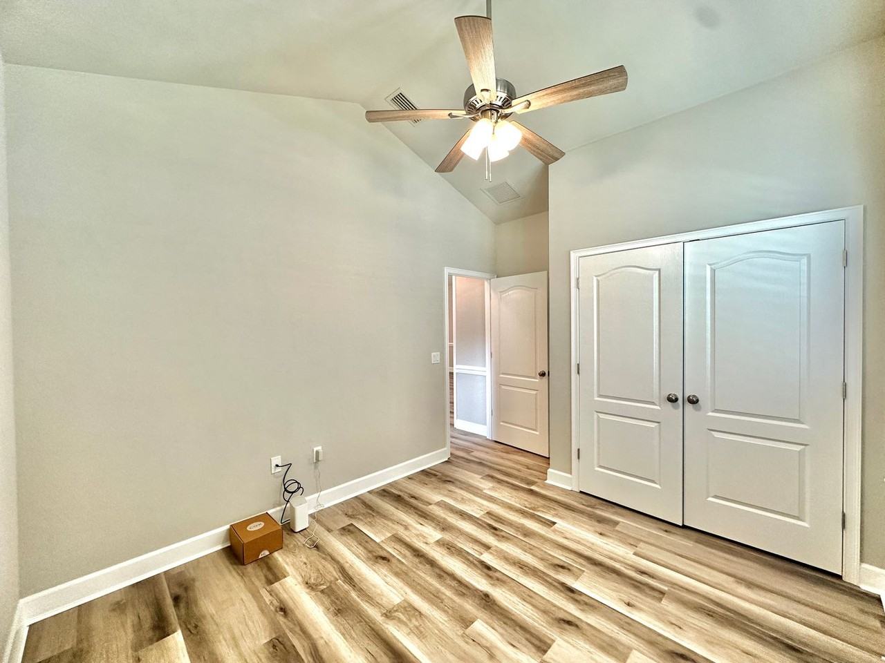 3614 Nw 26th St - Photo 5 of 18