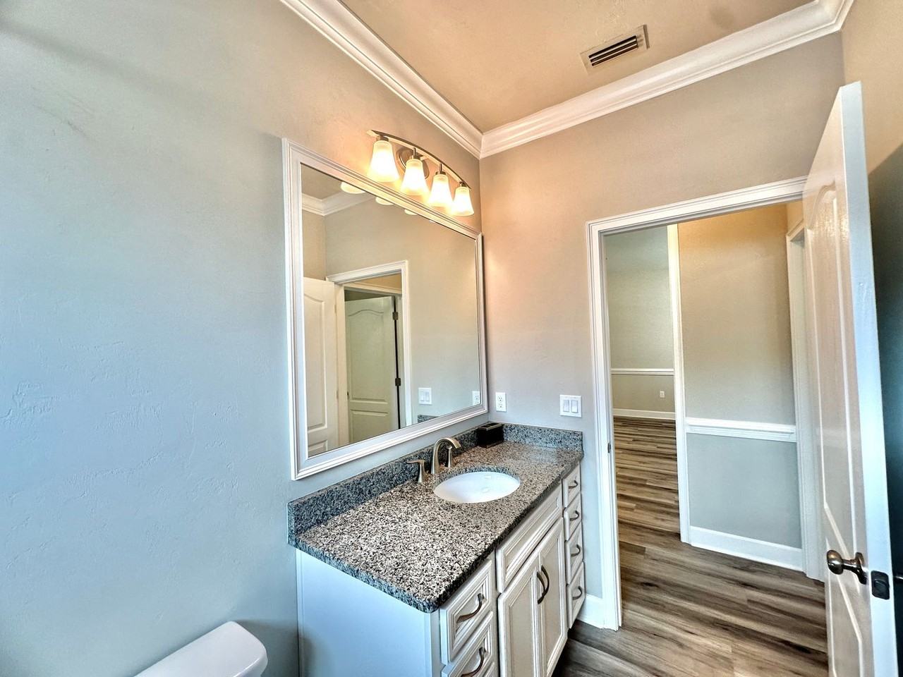 3614 Nw 26th St - Photo 7 of 18
