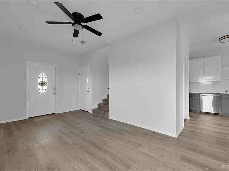 3421 South Kerala Avenue - Photo 2 of 17