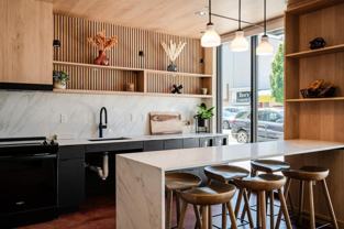 424 Center St Ne - Photo 1 of 1