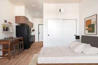 424 Center St Ne - Photo 1 of 1