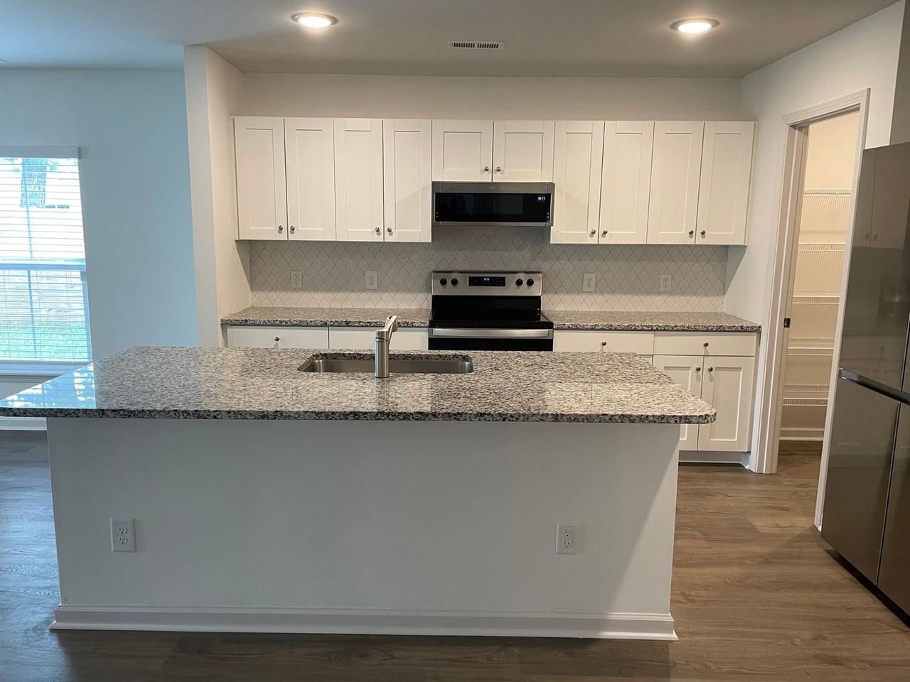 961 Pine Needles Rd - Photo 5 of 31