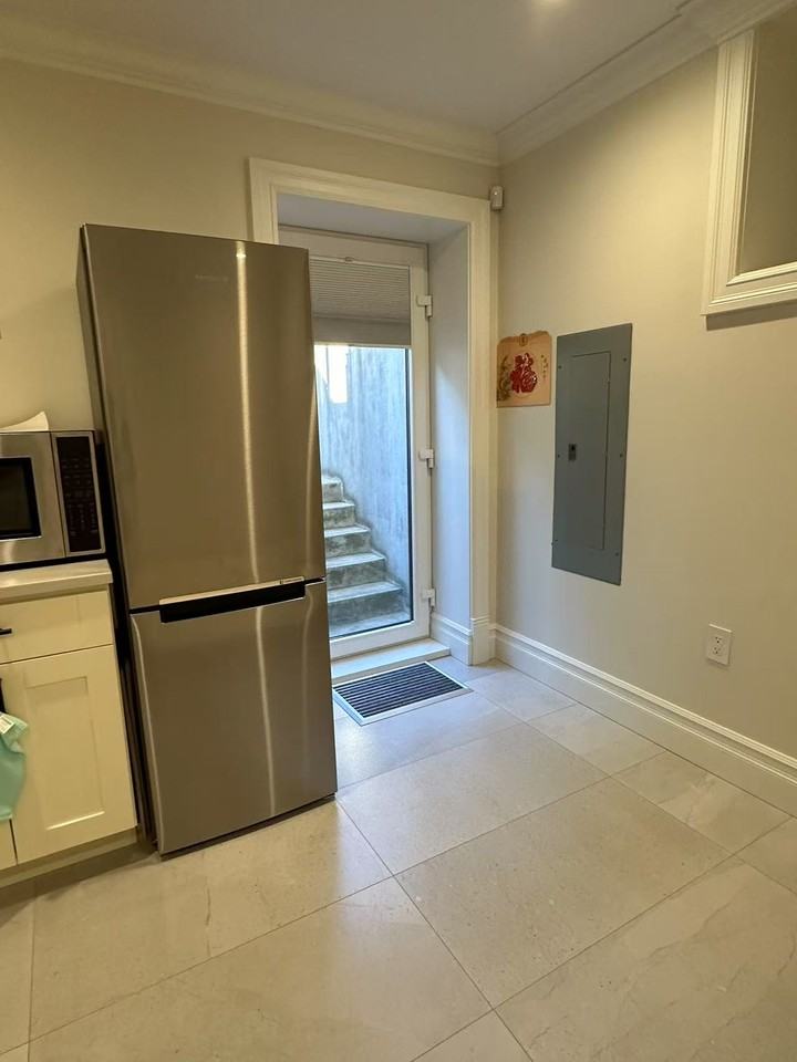 1560 West 60th Avenue #B - Photo 3 of 8