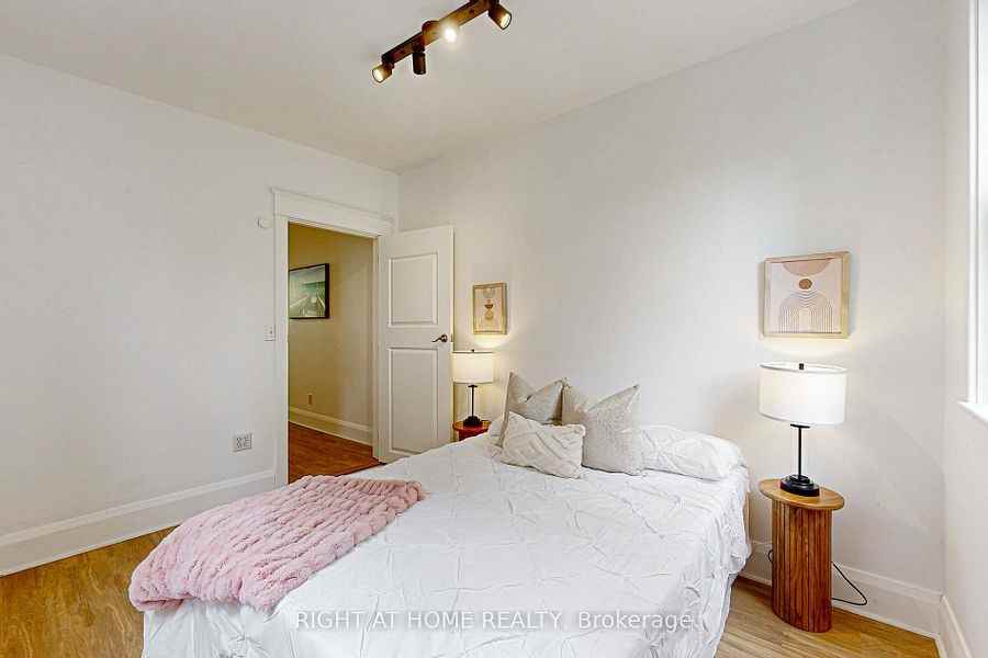 1055 Woodbine Avenue - Photo 3 of 8