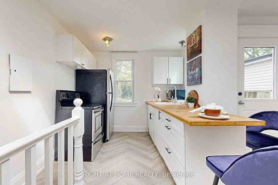 1055 Woodbine Avenue - Photo 2 of 8