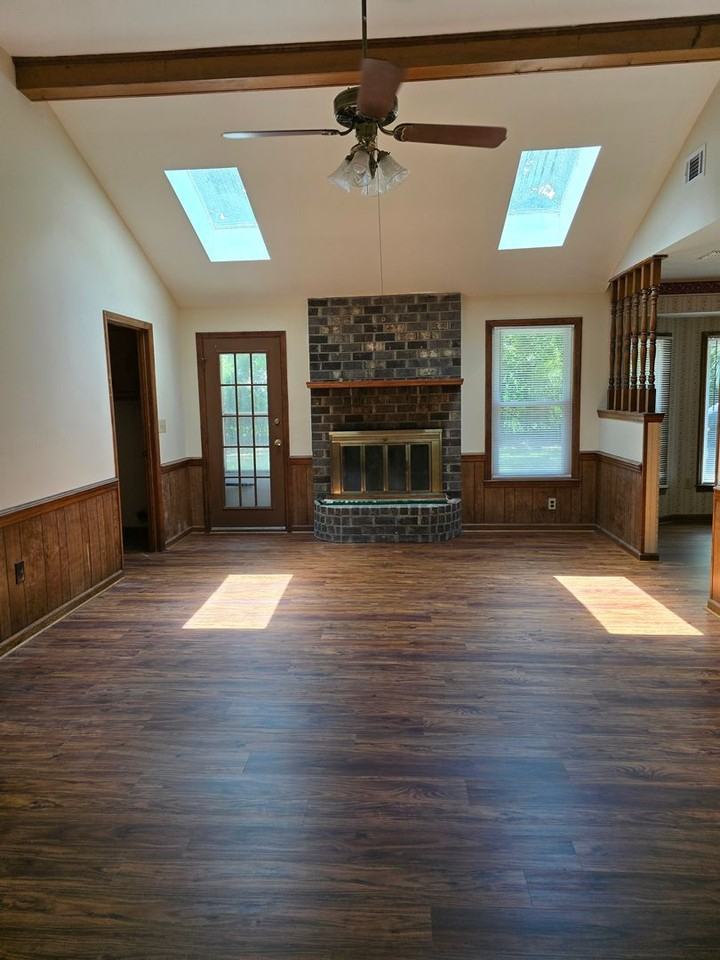 407 Indian Dr - Photo 2 of 12