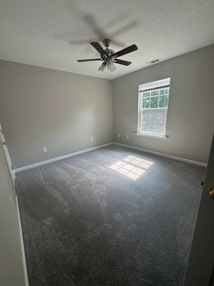 448 Carriage Ln - Photo 3 of 8