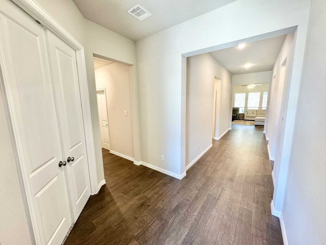 809 Uplands Dr - Photo 2 of 50