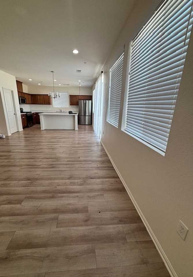 113 Monterrey St - Photo 3 of 16