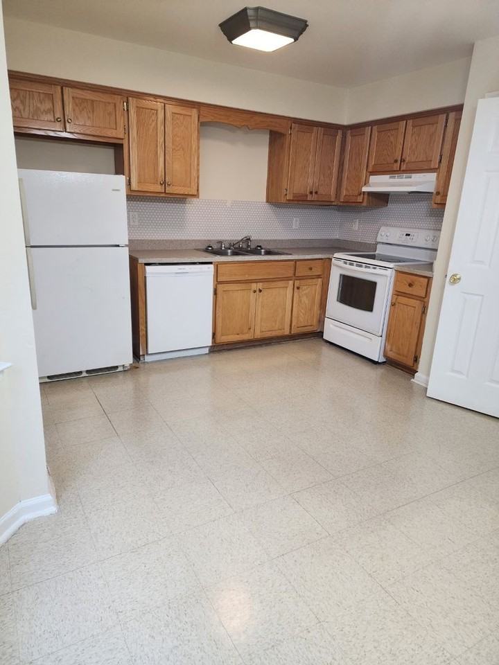 116 Ida Acres - Photo 3 of 20