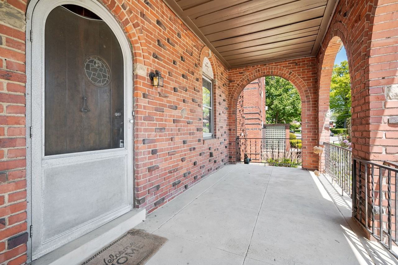 3846 Brownsville Rd - Photo 3 of 28