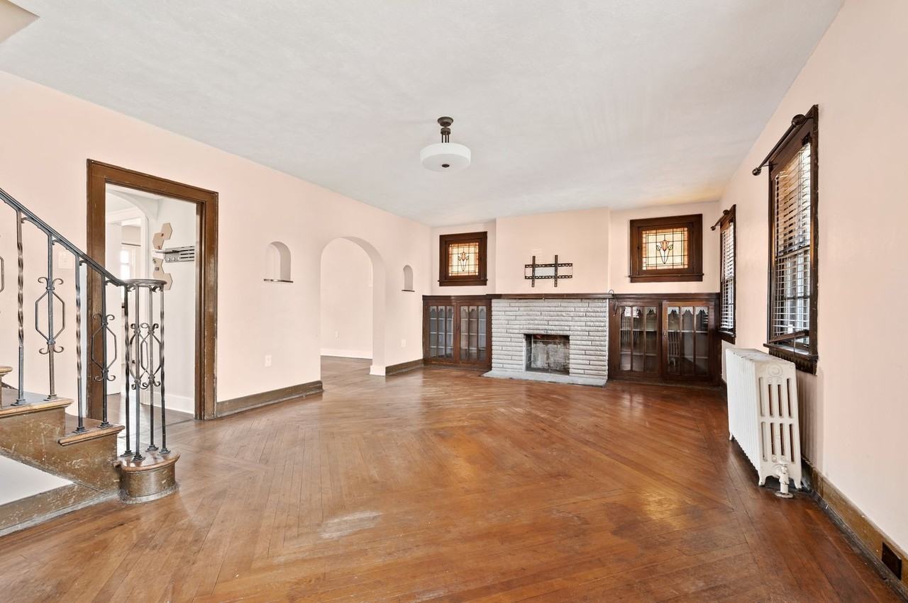 3846 Brownsville Rd - Photo 4 of 28